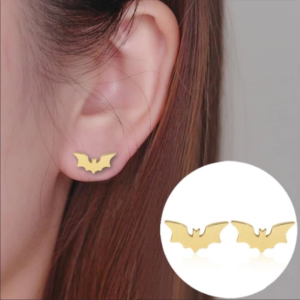 🦇 Trendy Bat Gold Earrings